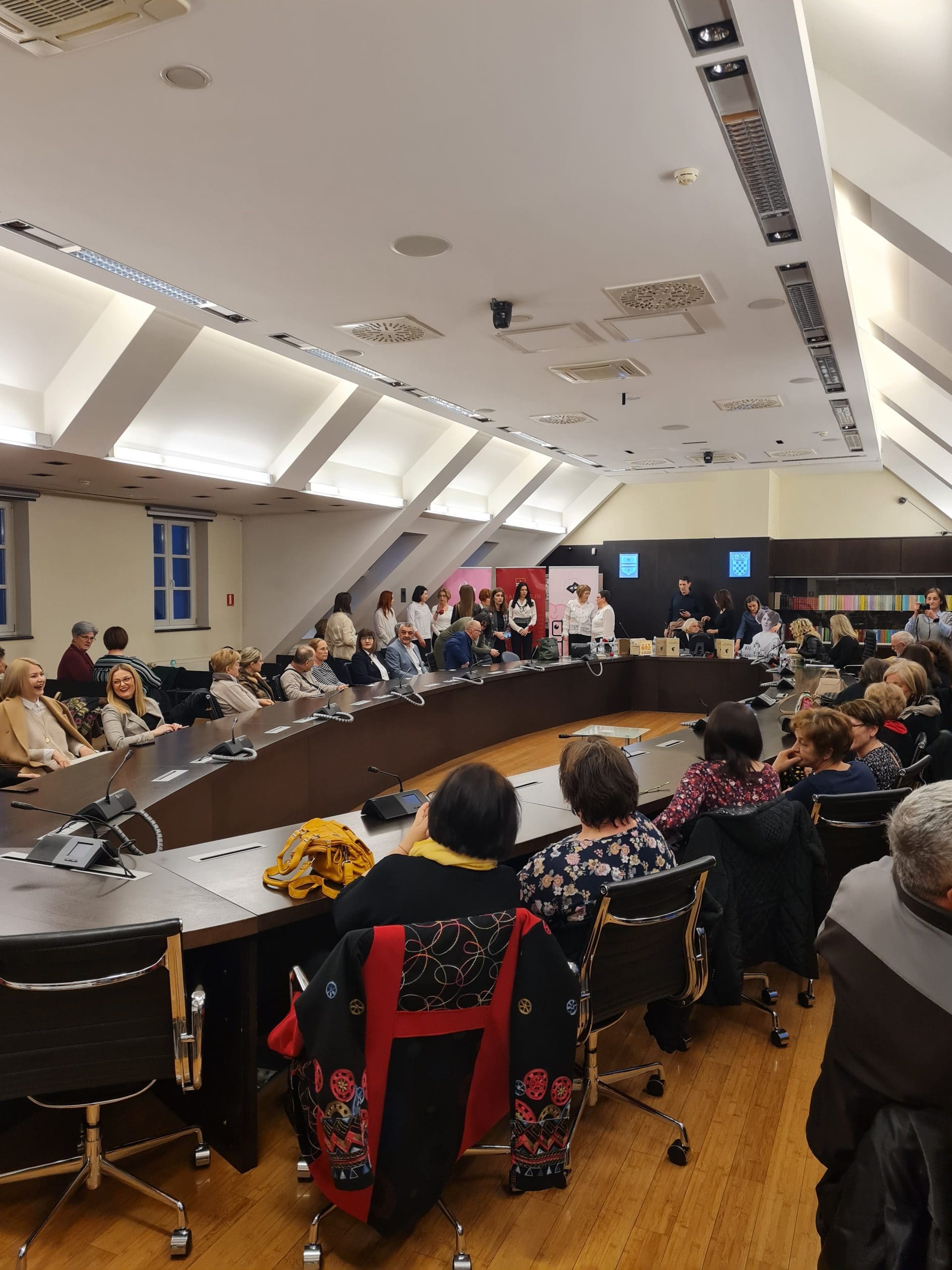 Panel raspravom “8 za 8.”obilježen Dan žena