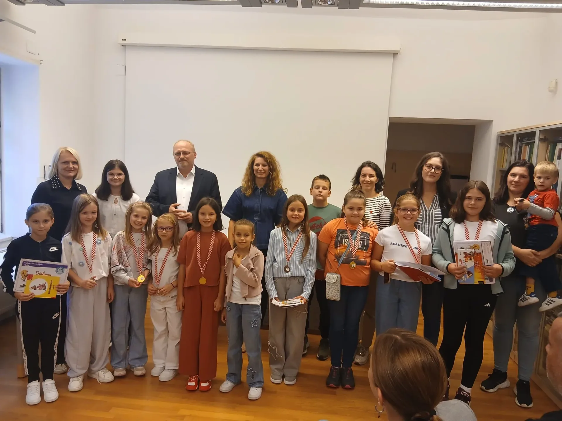 Održana dodjela nagrada i diploma sudionicima Ljetnog čitateljskog izazova i Olimpijade čitanja povodom proslave Dana grada Ogulina